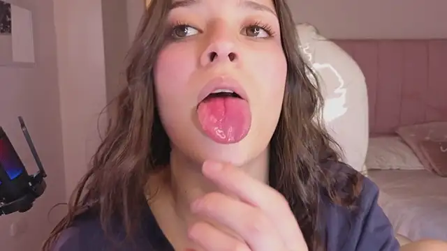 Amaia Daniells online show from 01/09/26, 04:15