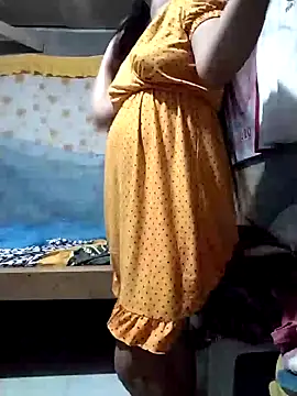 Snapshot of xxyourfantasyxx chatting on 01/04/25, 12:05 xxyourfantasyxx online show from 01/04/25, 12:05