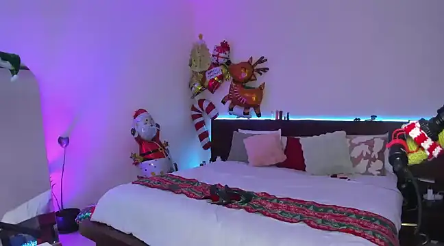 Snapshot of holy_khloe chatting on 12/22/24, 09:00 holy khloe online show from 12/22/24, 09:00