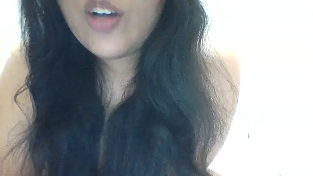 Snapshot of Annerae chatting on 01/09/25, 03:23 Annerae online show from 01/09/25, 03:23