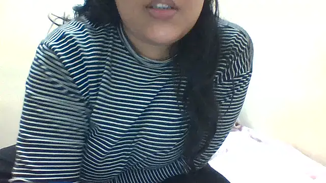 Snapshot of Annerae chatting on 01/16/25, 04:39 Annerae online show from 01/16/25, 04:39