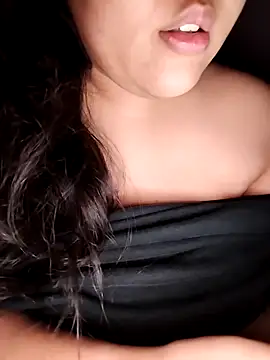 Snapshot of Annerae chatting on 09/18/25, 05:04 Annerae online show from 09/18/25, 05:04