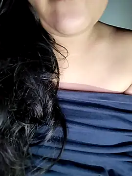 Snapshot of Annerae chatting on 09/25/25, 05:27 Annerae online show from 09/25/25, 05:27