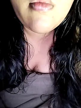 Snapshot of Annerae chatting on 06/15/26, 03:58 Annerae online show from 06/15/26, 03:58