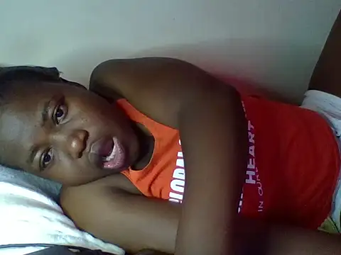 Snapshot of cute-marianna chatting on 12/15/25, 10:30 cute-marianna online show from 12/15/25, 10:30