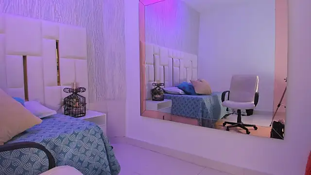 Meghan stonne  online show from 02/08/26, 07:17