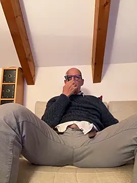 Relnnet online show from 10/26/25, 04:46