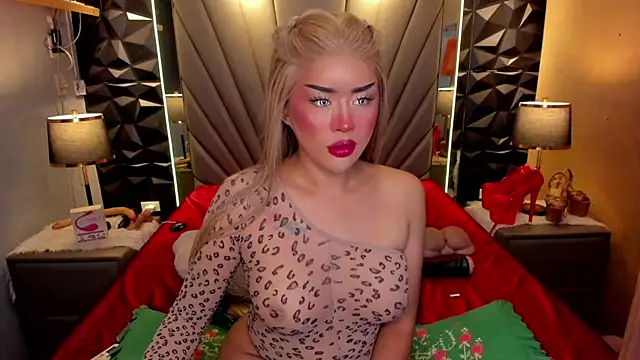 QuiinMollyXxX online show from 09/12/25, 04:07