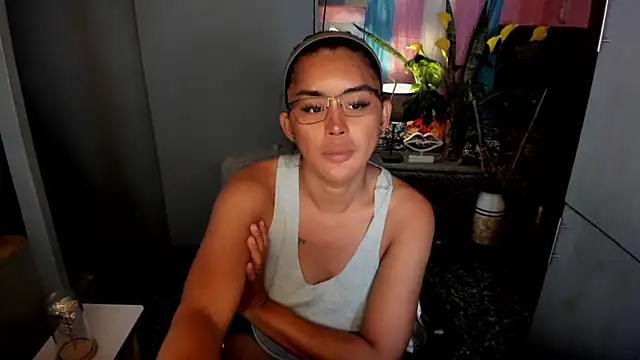 QuiinMollyXxX online show from 03/08/26, 02:04