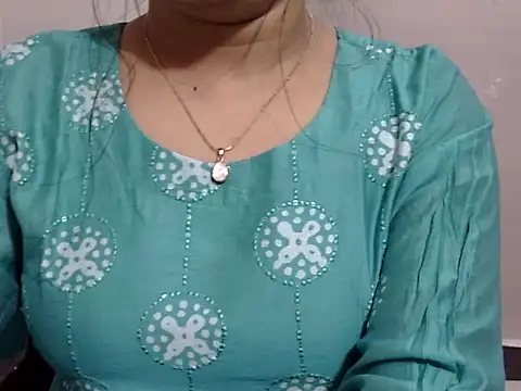 Snapshot of mahira_999 chatting on 02/12/25, 07:23 mahira 999 online show from 02/12/25, 07:23