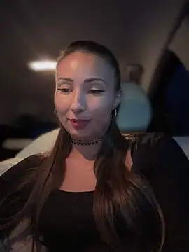 Snapshot of YOUR-KARINA chatting on 01/09/25, 11:58 YOUR-KARINA online show from 01/09/25, 11:58