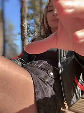 Snapshot of YOUR-KARINA chatting on 03/20/25, 06:08 YOUR-KARINA online show from 03/20/25, 06:08