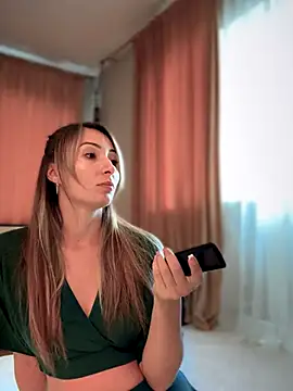 YOUR-KARINA online show from 11/03/25, 08:15