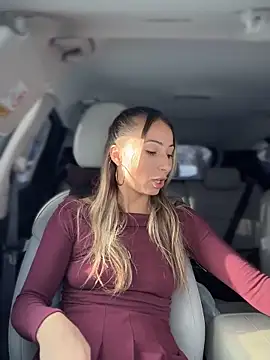 YOUR-KARINA online show from 12/19/25, 06:31