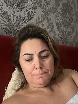 Emma roqueen online show from 09/10/25, 10:32