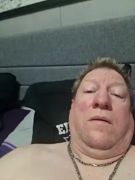 tomtom111111 online show from 01/02/25, 02:13