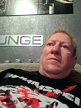 tomtom111111 online show from 09/10/25, 02:39