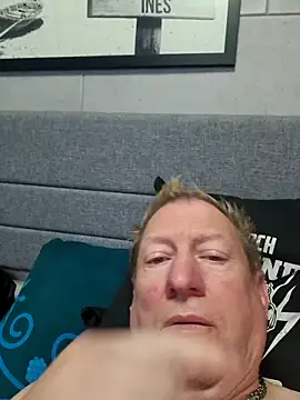 tomtom111111 online show from 09/23/25, 06:55