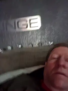 tomtom111111 online show from 11/07/25, 02:50