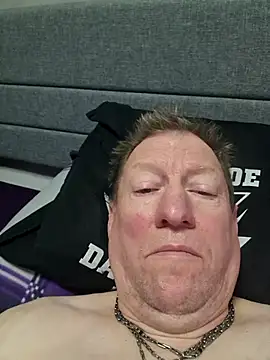 tomtom111111 online show from 11/08/25, 11:43