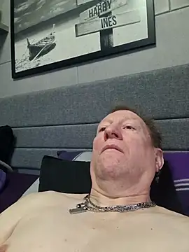 tomtom111111 online show from 02/01/26, 11:53