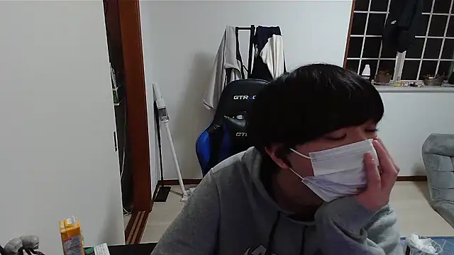 Snapshot of pychan chatting on 04/14/26, 12:22 pychan online show from 04/14/26, 12:22