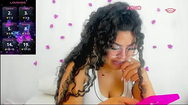 moana taylor online show from 09/28/25, 10:31