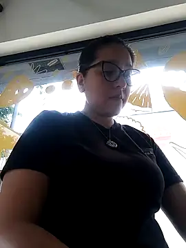 Snapshot of Gatubela212 chatting on 02/02/25, 12:46 Gatubela212 online show from 02/02/25, 12:46