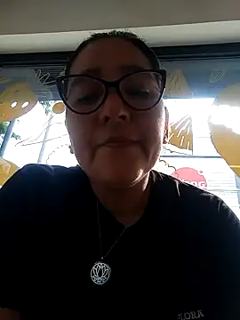 Snapshot of Gatubela212 chatting on 02/07/25, 04:27 Gatubela212 online show from 02/07/25, 04:27