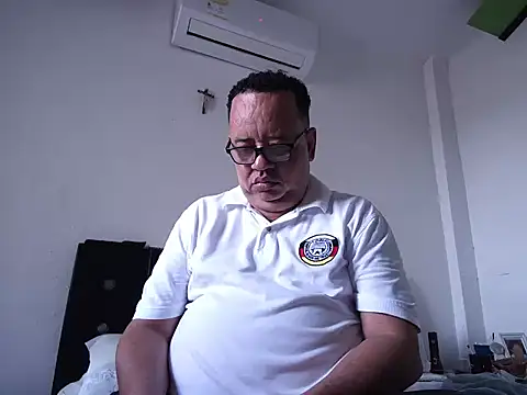Snapshot of djtomxxx2777 chatting on 05/03/26, 03:18 djtomxxx2777 online show from 05/03/26, 03:18