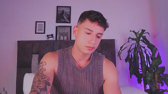 Snapshot of I_Gabriel chatting on 07/18/26, 04:49 I Gabriel online show from 07/18/26, 04:49