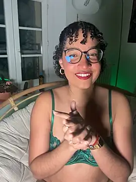 Snapshot of Lauyako chatting on 05/06/26, 11:48 Lauyako online show from 05/06/26, 11:48