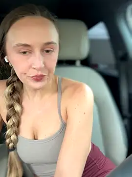 lunagirl13 online show from 09/30/25, 08:47