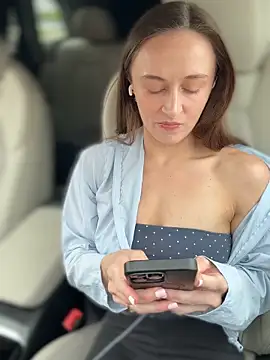 lunagirl13 online show from 04/15/26, 10:43