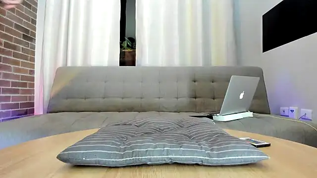 Snapshot of MattxFeet chatting on 12/10/24, 12:17 MattxFeet online show from 12/10/24, 12:17