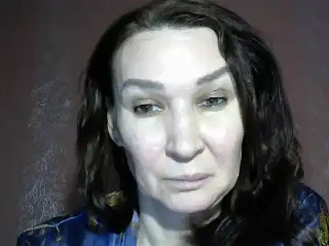 Snapshot of PrettyAndWild chatting on 12/19/24, 04:24 PrettyAndWild online show from 12/19/24, 04:24