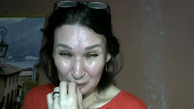 Snapshot of PrettyAndWild chatting on 09/26/25, 03:49 PrettyAndWild online show from 09/26/25, 03:49