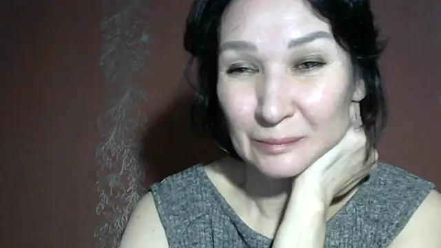 PrettyAndWild online show from 05/16/26, 01:10