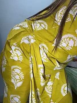 Snapshot of Preet_Kaur_69 chatting on 05/27/26, 10:01 Preet Kaur 69 online show from 05/27/26, 10:01