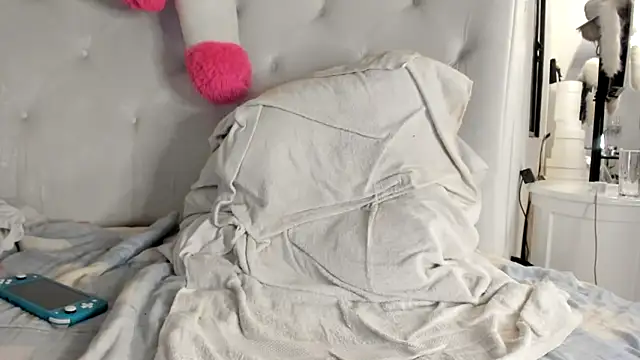 Burlesque XlX online show from 09/12/25, 05:18