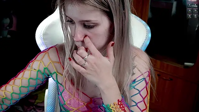 ho1yho1e online show from 12/01/25, 06:46