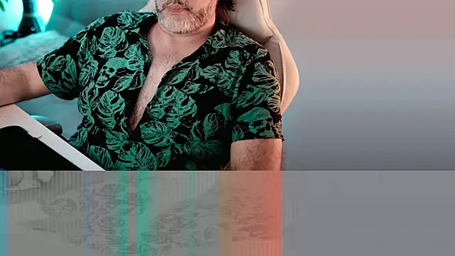 Snapshot of Sanders_White chatting on 01/26/25, 05:02 Sanders White online show from 01/26/25, 05:02