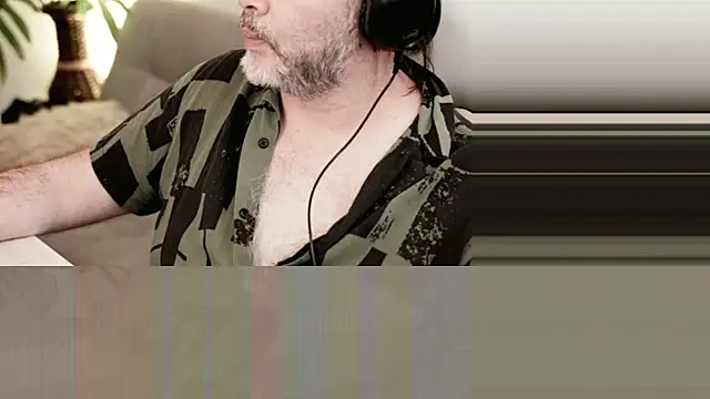 Snapshot of Sanders_White chatting on 01/28/25, 04:30 Sanders White online show from 01/28/25, 04:30