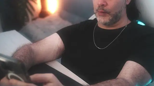 Snapshot of Sanders_White chatting on 03/03/25, 03:42 Sanders White online show from 03/03/25, 03:42