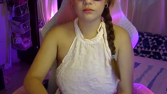 Snapshot of yourbabe_Brielle chatting on 07/09/26, 02:32 yourbabe Brielle online show from 07/09/26, 02:32