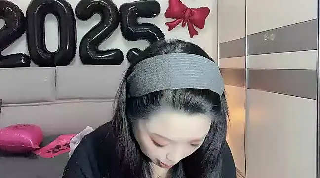 Snapshot of kk_lele chatting on 01/04/25, 08:17 kk lele online show from 01/04/25, 08:17