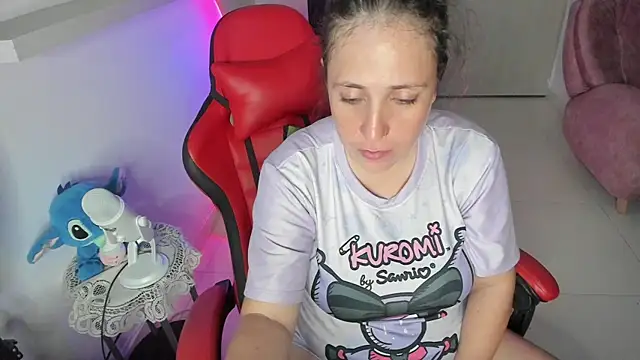 Snapshot of valery_adams1 chatting on 01/17/25, 03:55 valery adams1 online show from 01/17/25, 03:55
