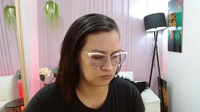 Britney taylor  online show from 01/11/25, 06:12