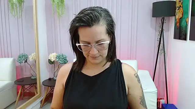 Britney taylor  online show from 02/12/25, 09:54