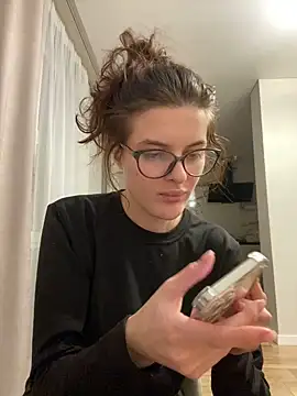 little belucci online show from 12/09/24, 03:22